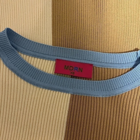 SWEATER and Skirt Set Size XS - Picture 9 of 16